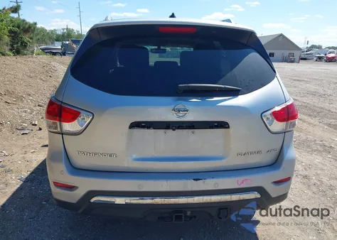 2015 Nissan Pathfinder Platinum z USA, uszkodzony, nr VIN 5N1AR2MM2FC672759